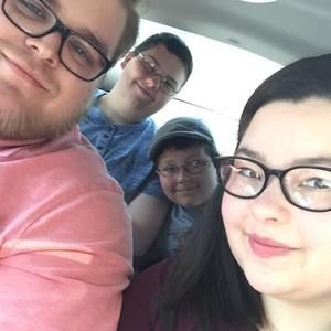 Meet your Posher, Leah